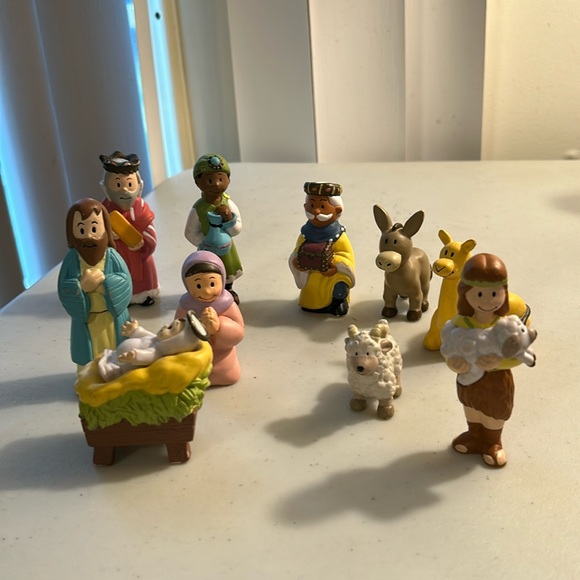 house of Lloyd Holiday House Of Lloyd Childs St Nativity Set